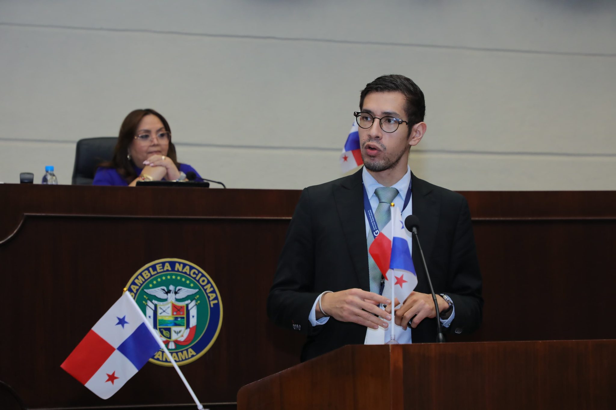 Participación en el debate del proyecto de ley No. 90, que establece el uso de cámaras corporales en la Policía Nacional