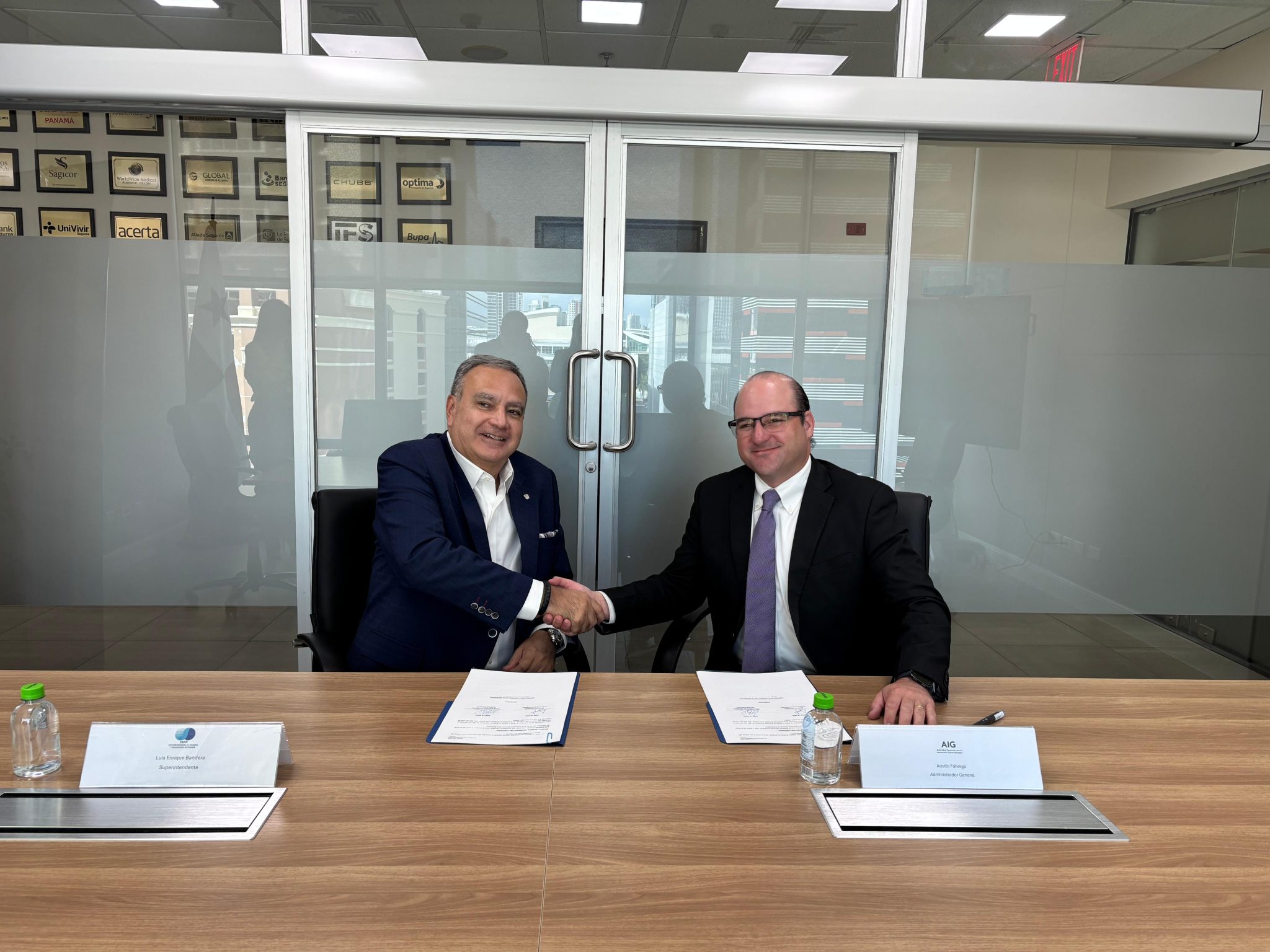 Convenio interinstitucional impulsa la modernización digital del sector asegurador en Panamá