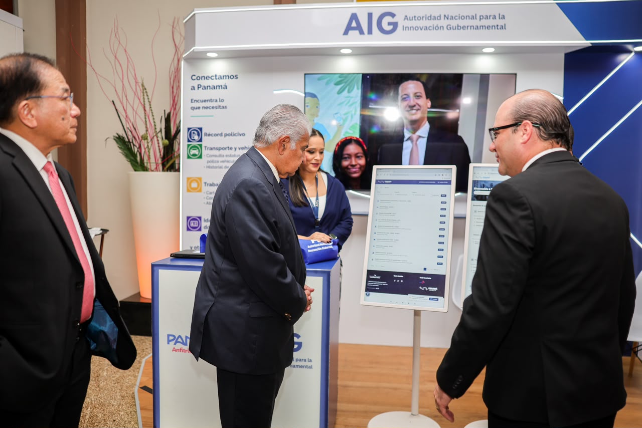 Presidente Mulino destaca transformación digital impulsada por la AIG durante el XVIII Foro Nacional para la Competitividad